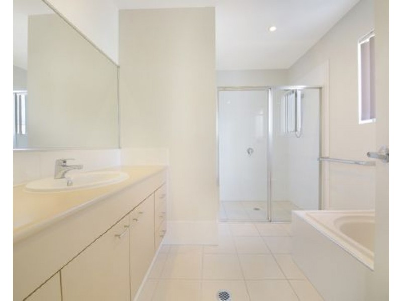 32/1 Acacia Court, Robina QLD 4226