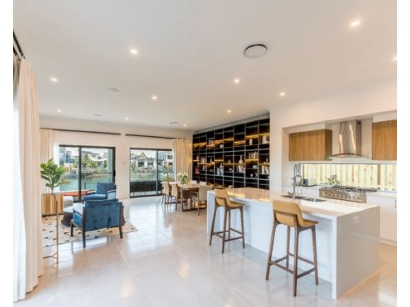 5 Santa Monica Boulevard, Hope Island QLD 4212