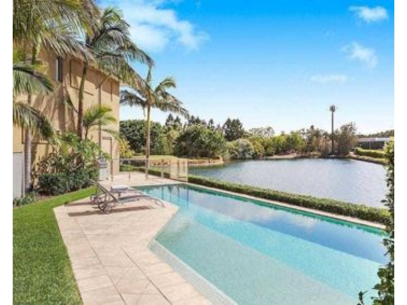 6096 Lugano Drive, Hope Island QLD 4212