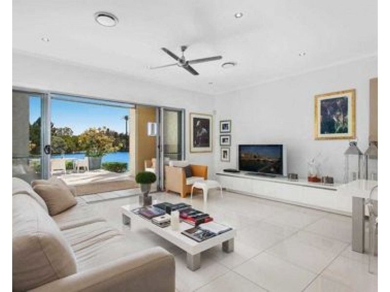 6096 Lugano Drive, Hope Island QLD 4212