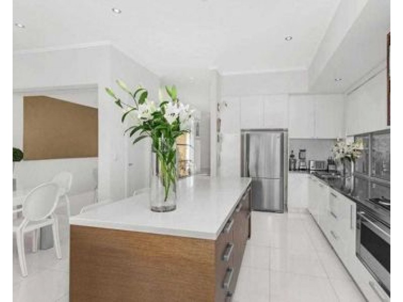 6096 Lugano Drive, Hope Island QLD 4212