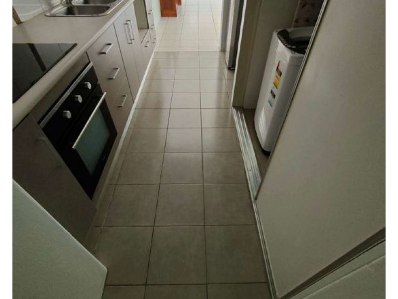 24 239 LAKE STREET,, Cairns North QLD 4870