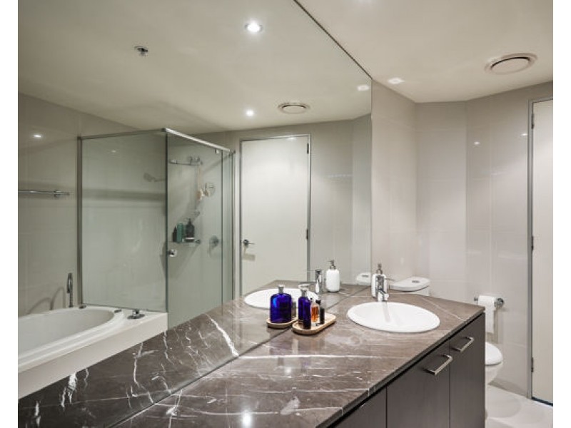 4 Wahroonga Place, Surfers Paradise QLD 4217