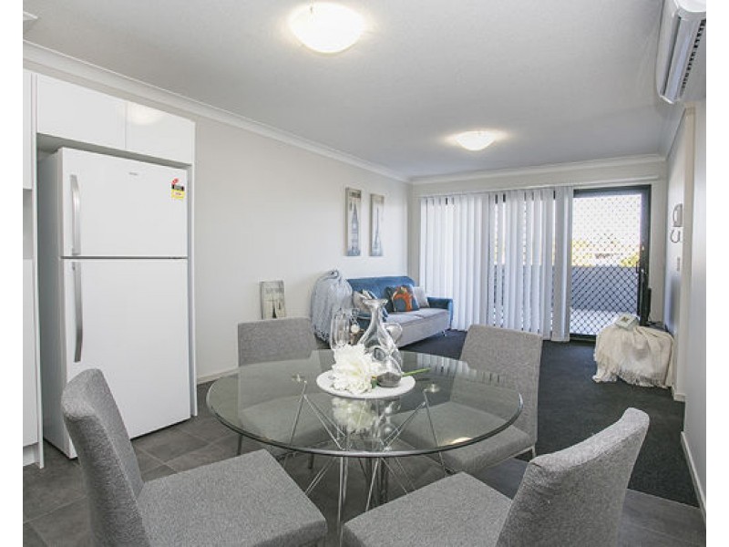 1 17 Hall Street, Chermside QLD 4032