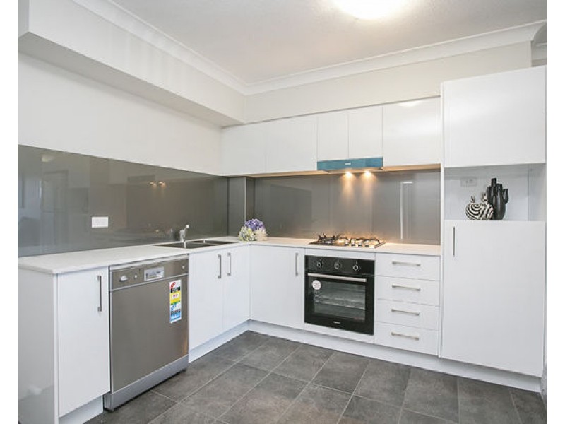 1 17 Hall Street, Chermside QLD 4032