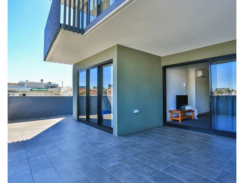 1 17 Hall Street, Chermside QLD 4032