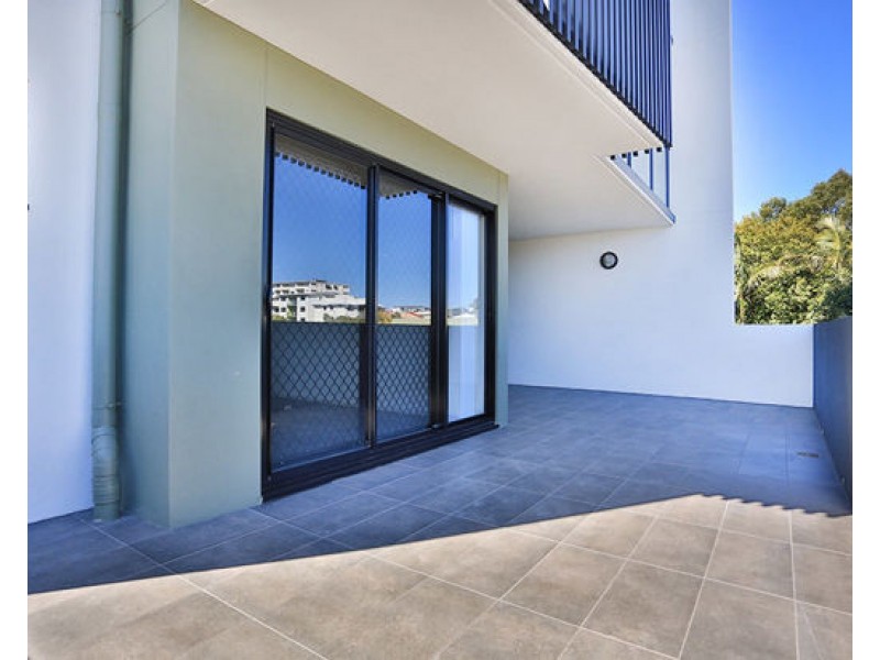 1 17 Hall Street, Chermside QLD 4032