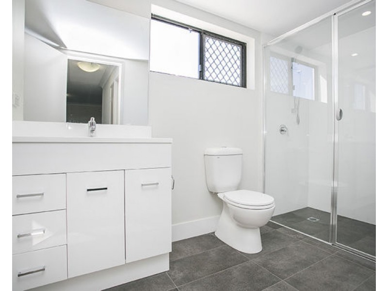 1 17 Hall Street, Chermside QLD 4032