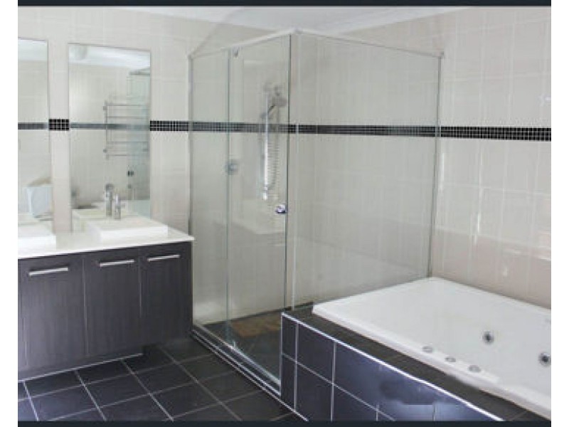 6 Acomis Street, Mackenzie QLD 4156