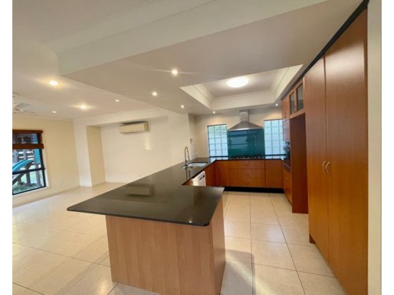 127 Arun Drive, Arundel QLD 4214