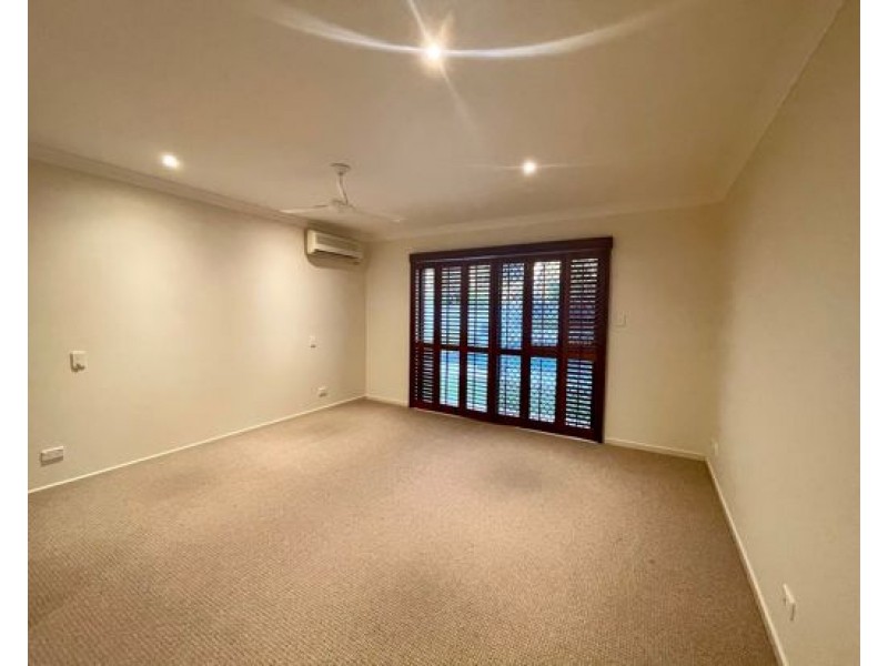 127 Arun Drive, Arundel QLD 4214