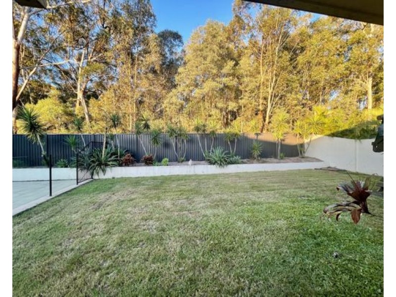 127 Arun Drive, Arundel QLD 4214