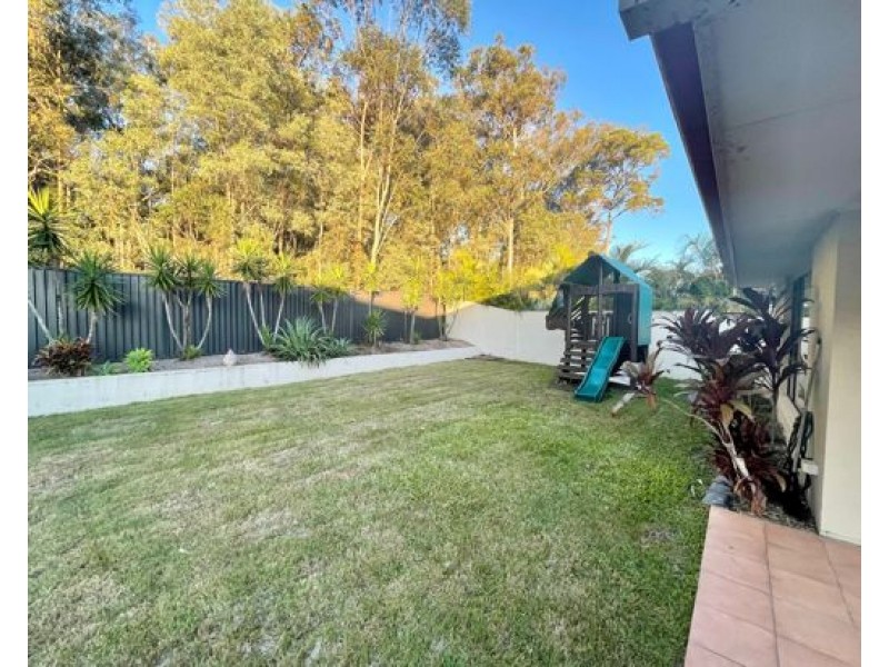 127 Arun Drive, Arundel QLD 4214