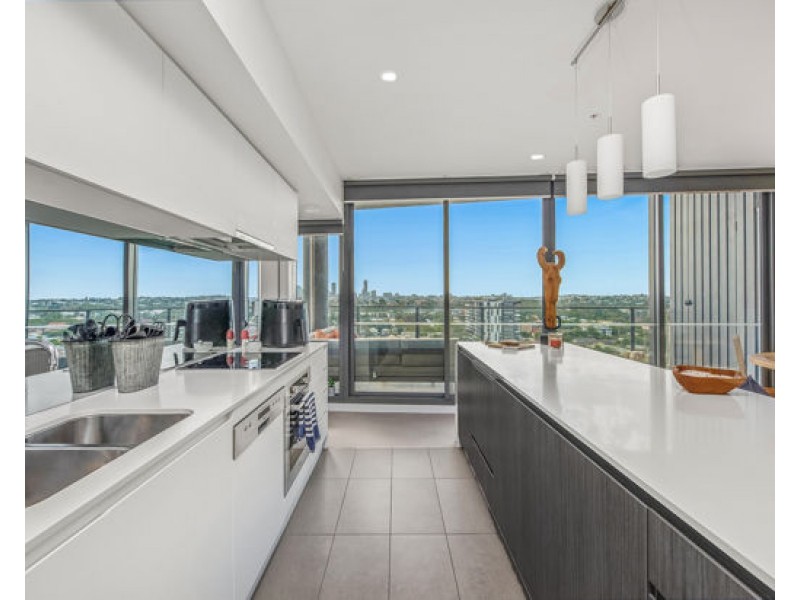 21101/300 Old Cleveland Road, Coorparoo QLD 4151