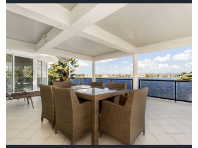 23 San Simeon Drive, Clear Island Waters QLD 4226