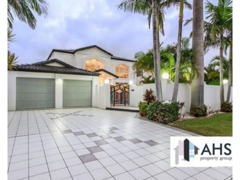 23 San Simeon Drive, Clear Island Waters QLD 4226