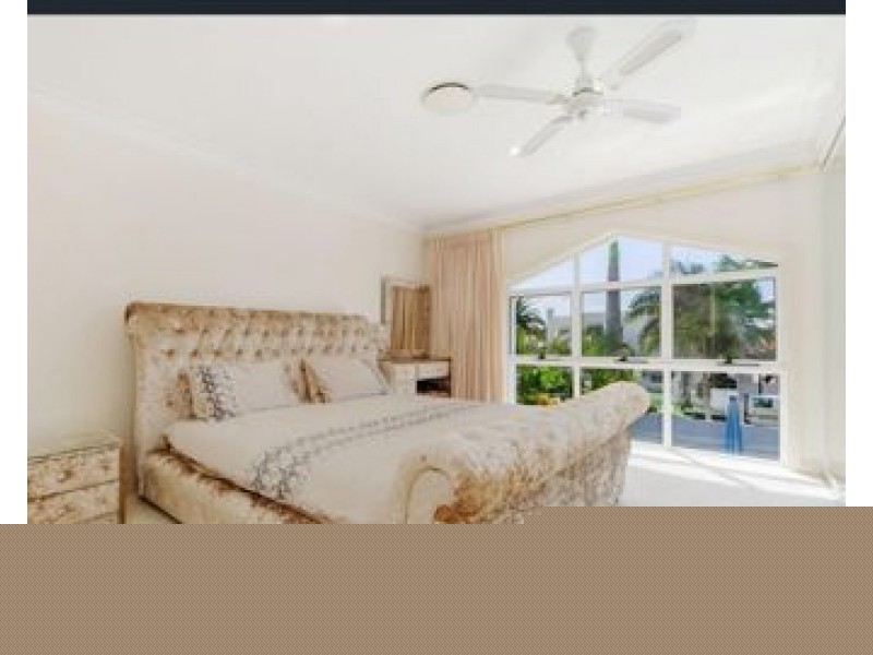 23 San Simeon Drive, Clear Island Waters QLD 4226