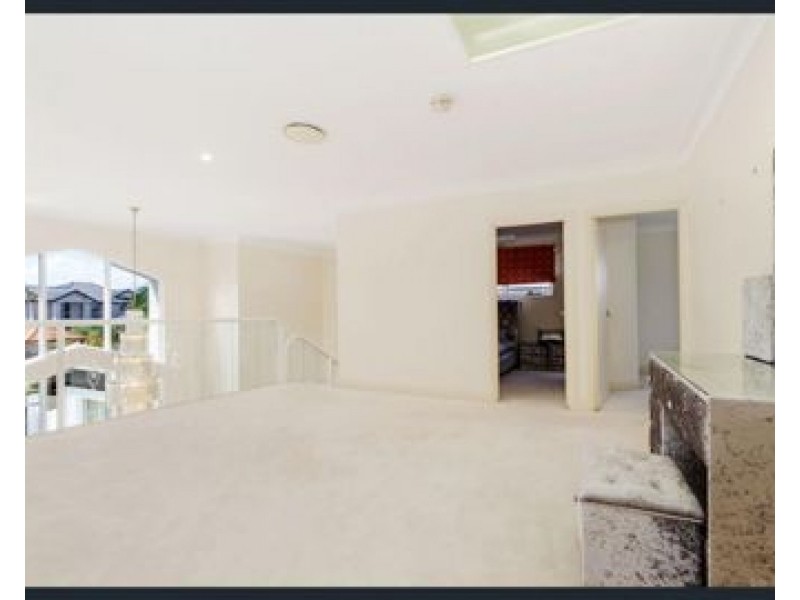 23 San Simeon Drive, Clear Island Waters QLD 4226