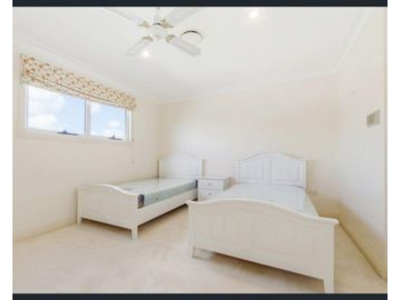 23 San Simeon Drive, Clear Island Waters QLD 4226