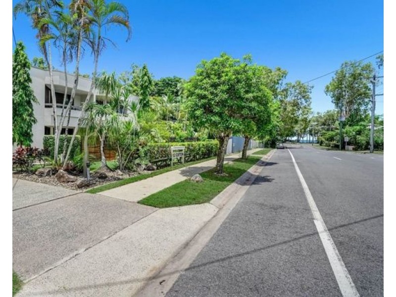 4/12 Clifton Road, Clifton Beach QLD 4879