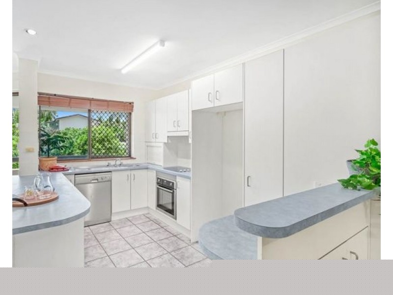 4/12 Clifton Road, Clifton Beach QLD 4879