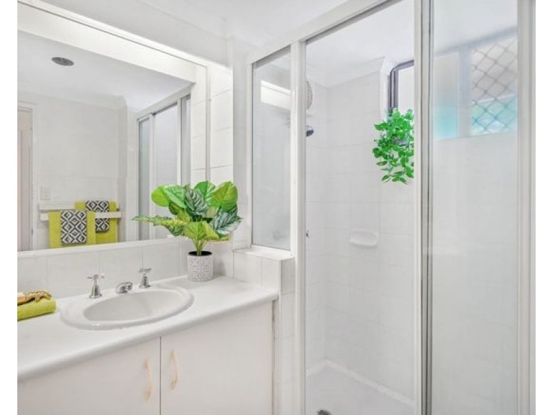 4/12 Clifton Road, Clifton Beach QLD 4879