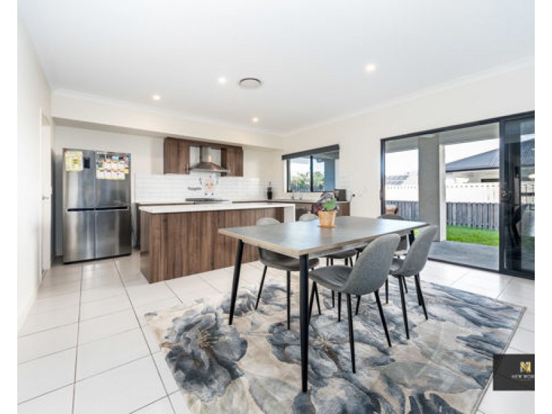 3 Jade Way, Helensvale QLD 4212