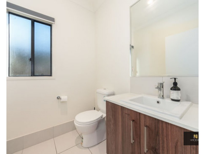 3 Jade Way, Helensvale QLD 4212