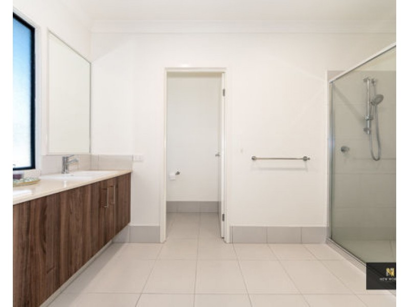 3 Jade Way, Helensvale QLD 4212