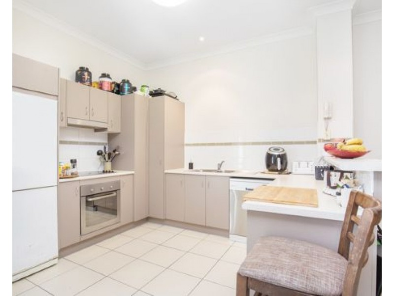 33/2 Sangster Crescent, Pacific Pines QLD 4211