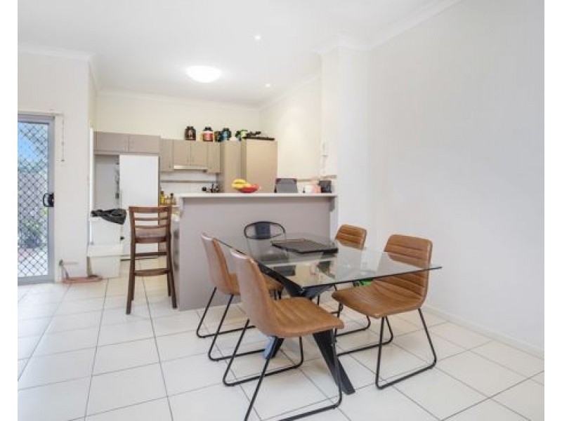 33/2 Sangster Crescent, Pacific Pines QLD 4211