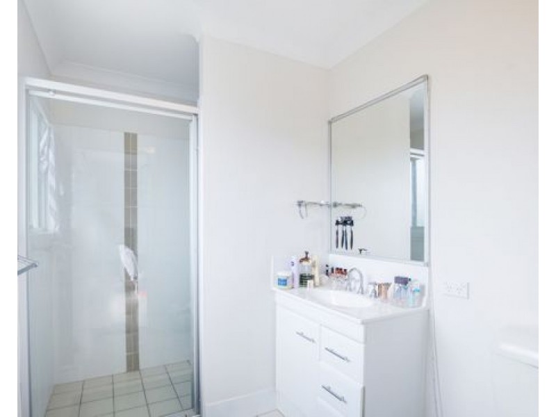 33/2 Sangster Crescent, Pacific Pines QLD 4211