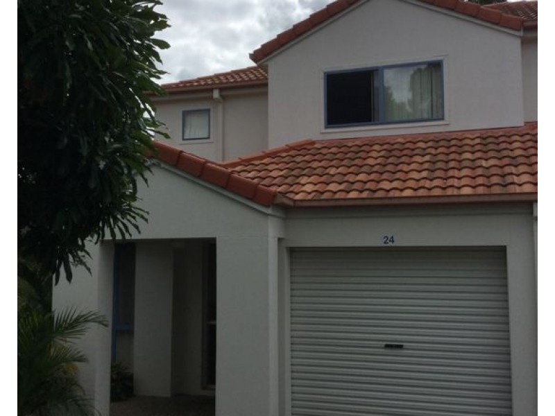 24/2 Studio Drive, Pacific Pines QLD 4211