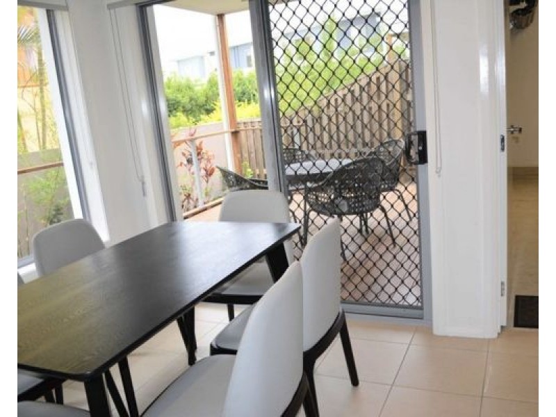 31 azure way, Hope Island QLD 4212