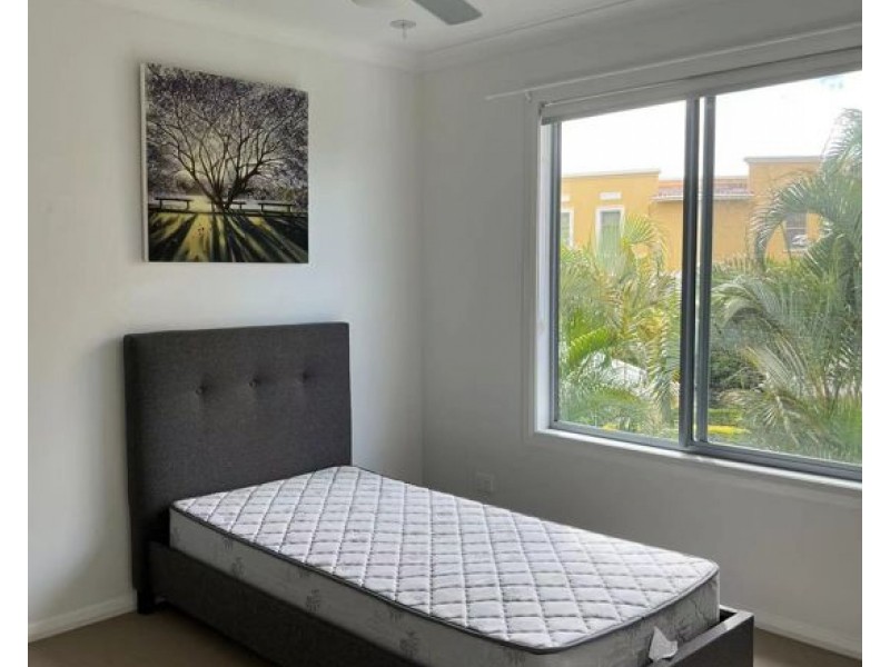 31 azure way, Hope Island QLD 4212