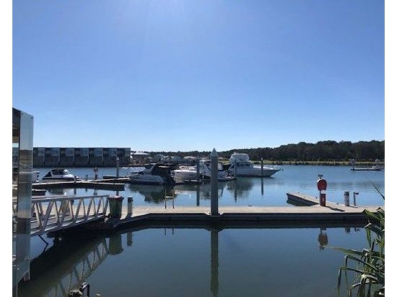 31 azure way, Hope Island QLD 4212