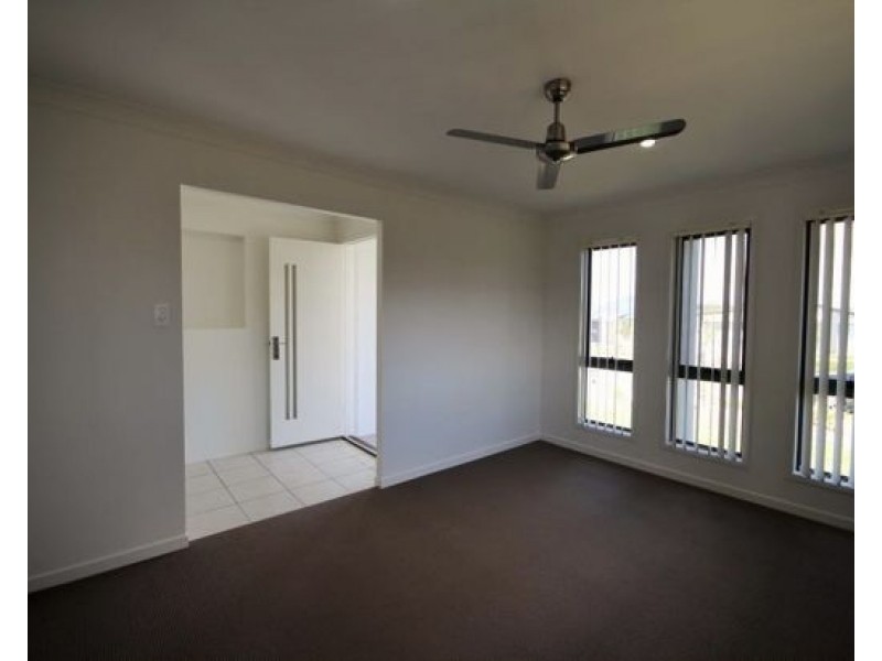 36 Saddleback Ave, Redbank Plains QLD 4301