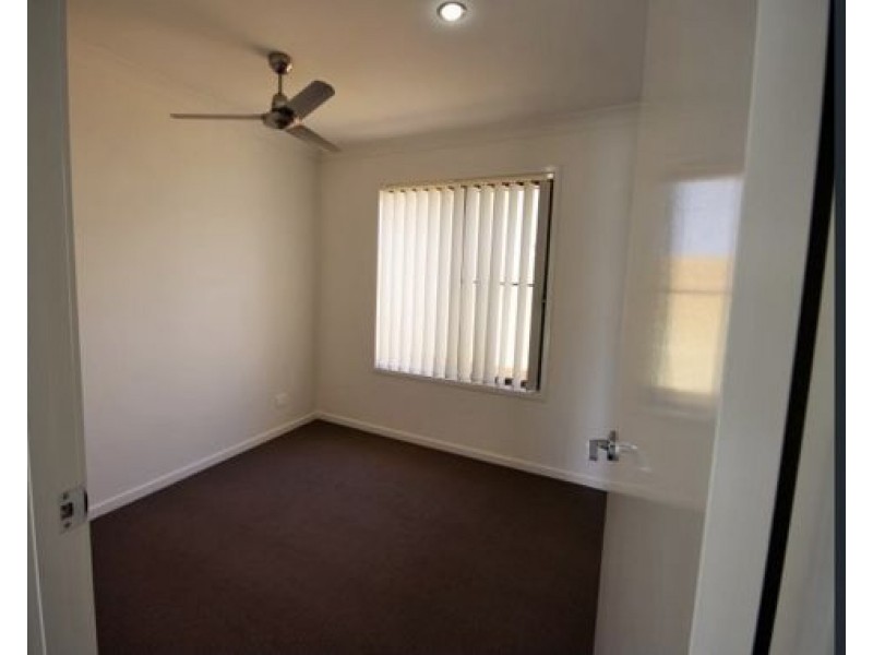 36 Saddleback Ave, Redbank Plains QLD 4301