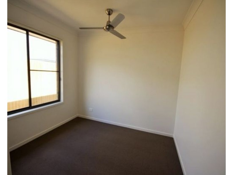 36 Saddleback Ave, Redbank Plains QLD 4301