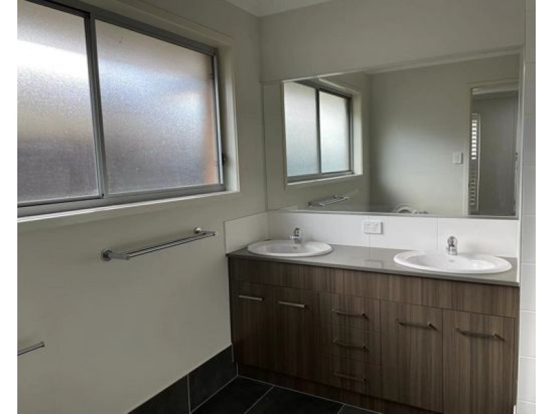 4 Pipet Crescent, Pallara QLD 4110
