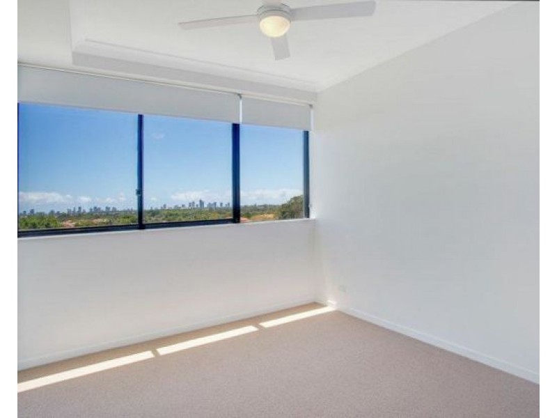 608/112 PALM MEADOWS DRIVE, Carrara QLD 4211