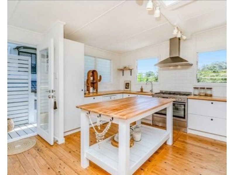 3 College Ave, Southport QLD 4215