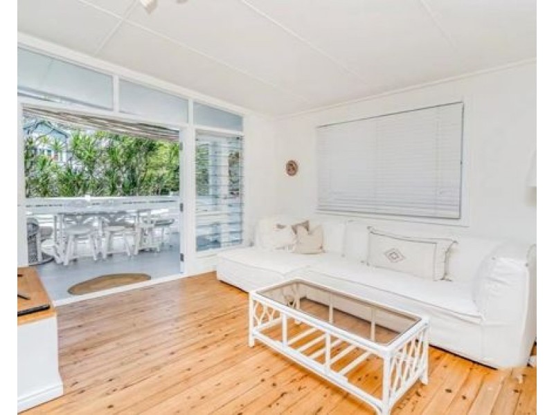 3 College Ave, Southport QLD 4215