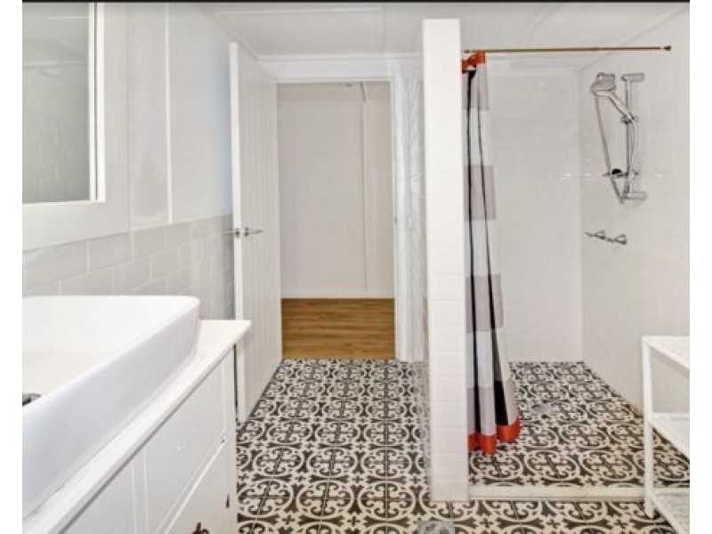 3 College Ave, Southport QLD 4215