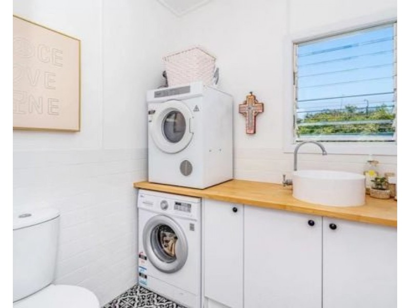 3 College Ave, Southport QLD 4215