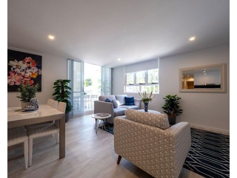 211 81 Sutton street, Redcliffe QLD 4020