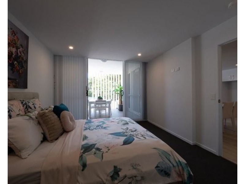 211 81 Sutton street, Redcliffe QLD 4020