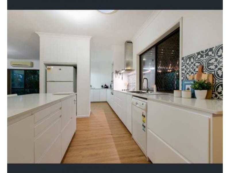 10 Kurraree Place, Nudgee QLD 4014