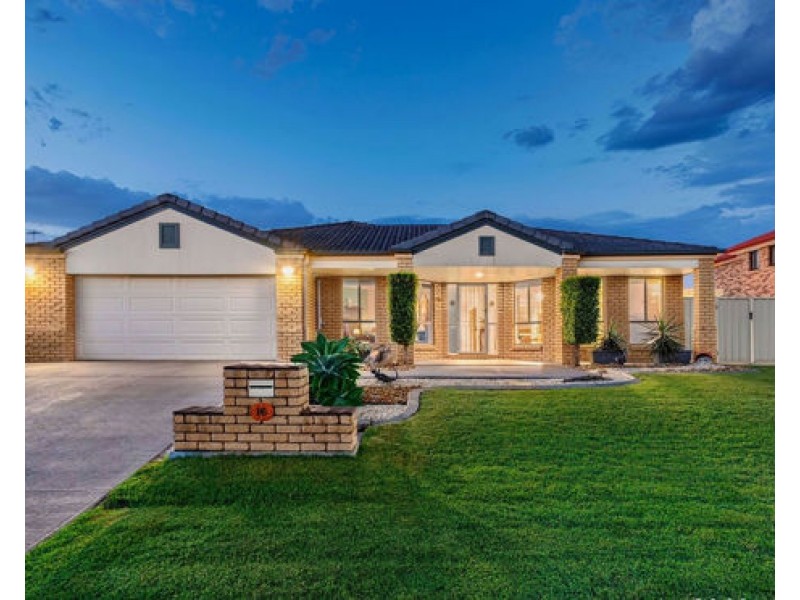 16 Eaton Place, Wishart QLD 4122