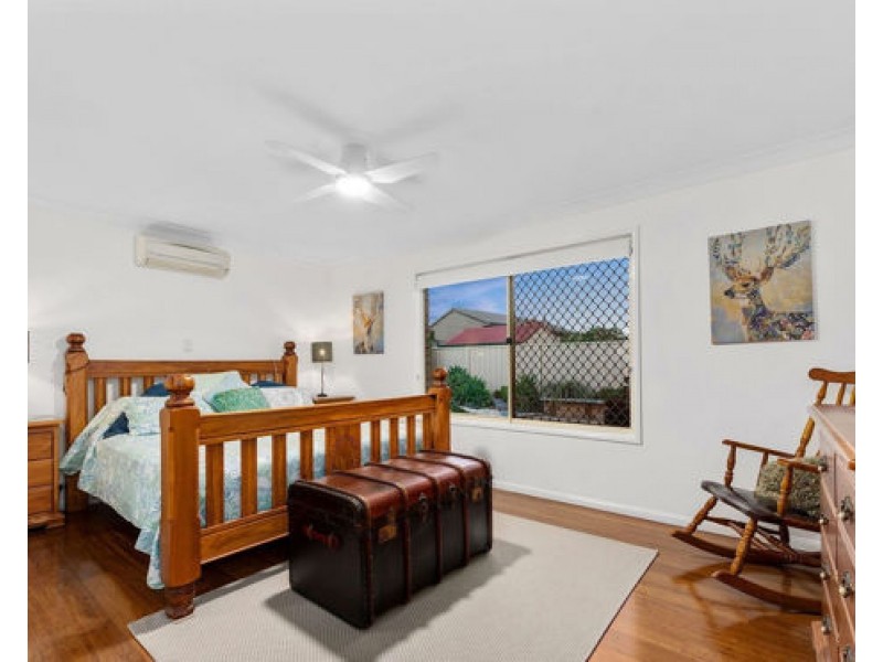 16 Eaton Place, Wishart QLD 4122